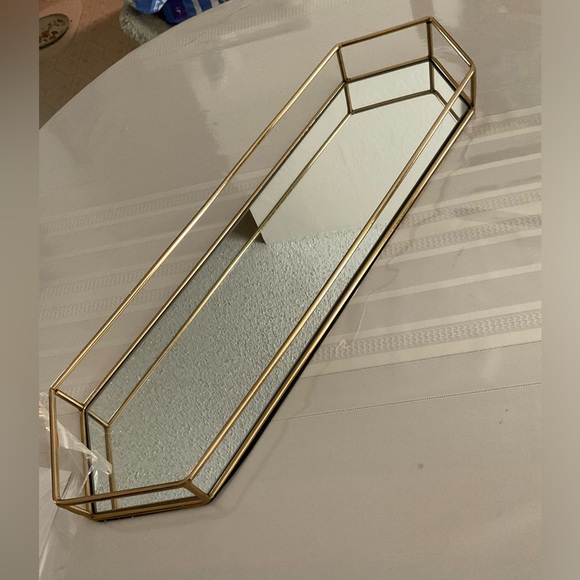 “NWT” LUXE by Rachael Zoe (Set of 2) Large and Small Mirrored Trays Gold - Picture 2 of 6
